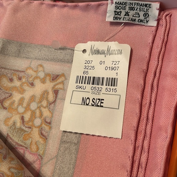 Hermes Lumieres de Paris Silk Scarf, NIB - Picture 12 of 12